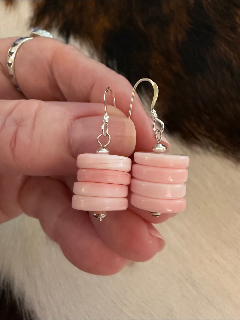 ❤️ Queen Pink Conch Navajo Style Heishi Dangle Earrings Sterling Silver 8 Grams